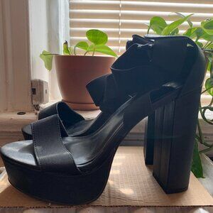 Forever 21 strappy pumps size 10M